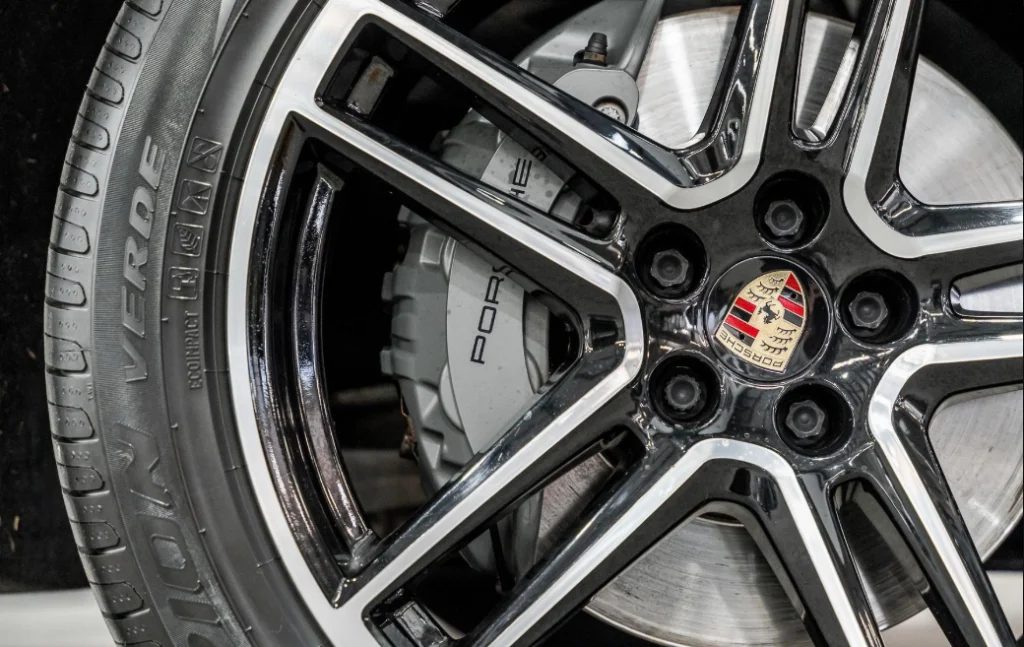 Wheel of the grey 2019 Porsche Macan, available for hire in Sydney